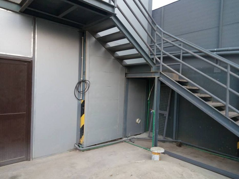 Estaleiro com apartamento ( Luanda -AO)