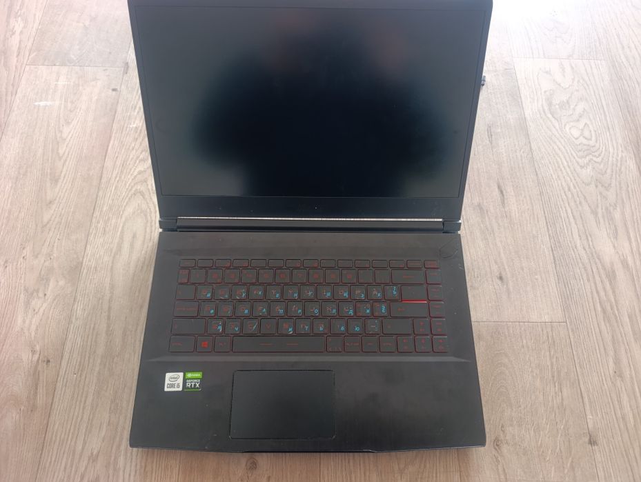 Ноутбук MSI MS-16w2 i5 10500H, rtx 3060, без озу та ссд на запчастини або відновлення