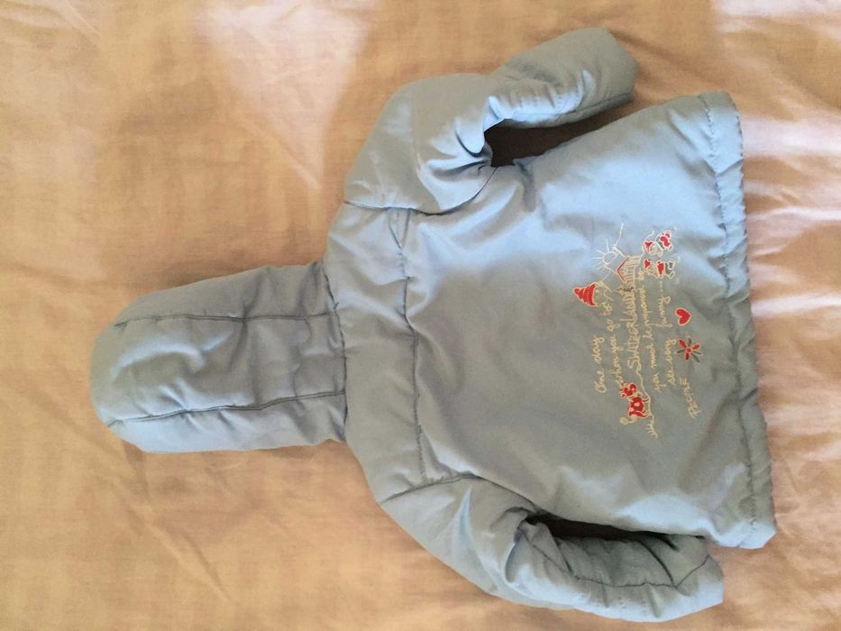 Демисезонная куртка, состояние новой, рост 74+шапка в подарок