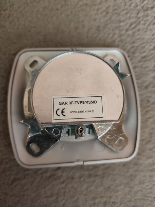 Gniazdo antenowe RTV-SAT końcowe marki Simon srebrne