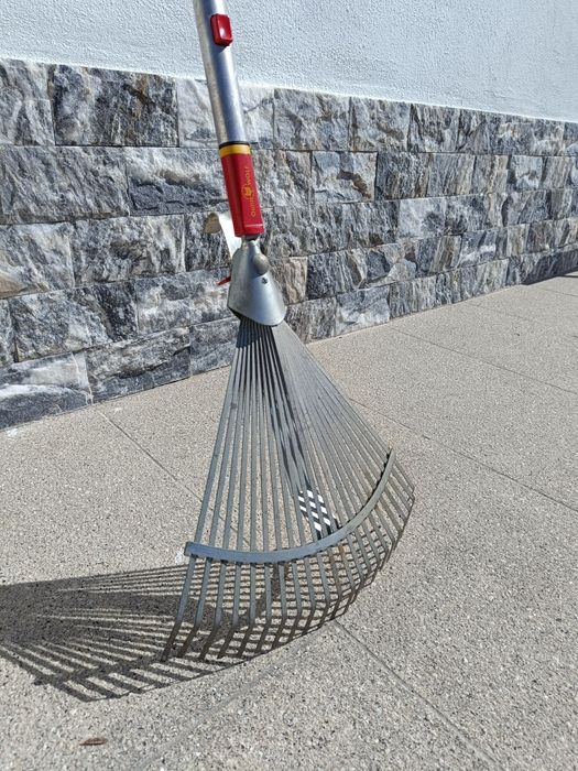 Vassoura Regulável Jardim Outils Wolf (Inclui cabo)