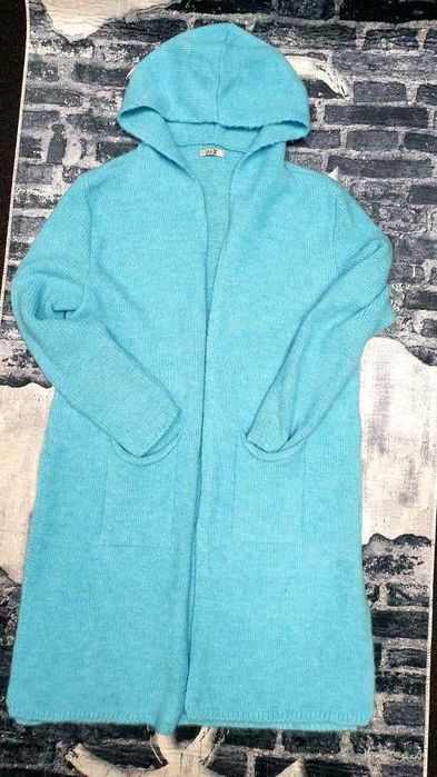 Sweter typu kardigam z kapturem w pięknej mięcie 38 do 48  oversize