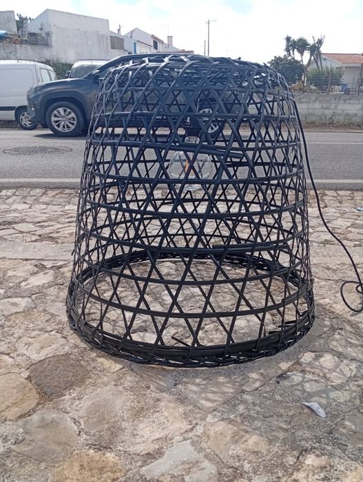 Candeeiro de tecto em vime