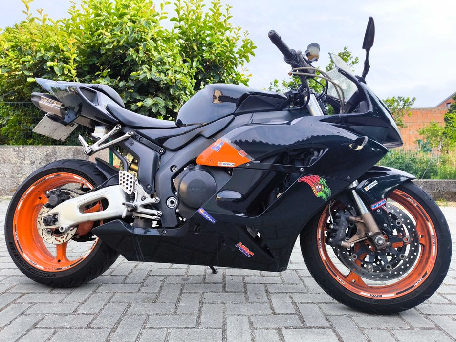 Honda  CBR 1000 RR 2004