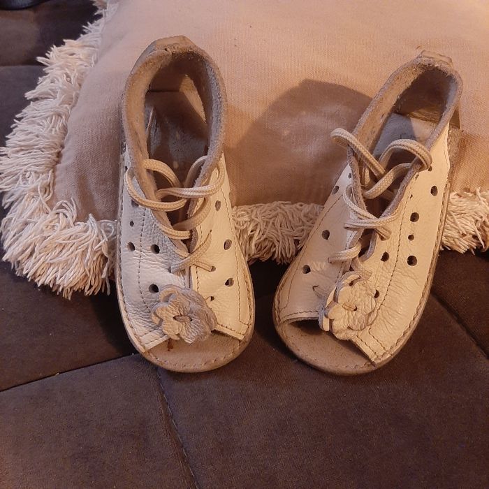 Kapcie, sandały profilowane