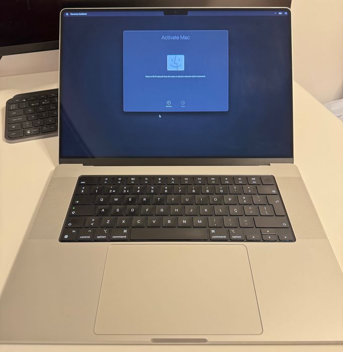MacBook Pro 16" (2021) M1 Pro, RAM 16GB, SSD 512GB, com caixa