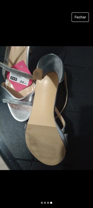 Sandálias prateadas tamanho 38