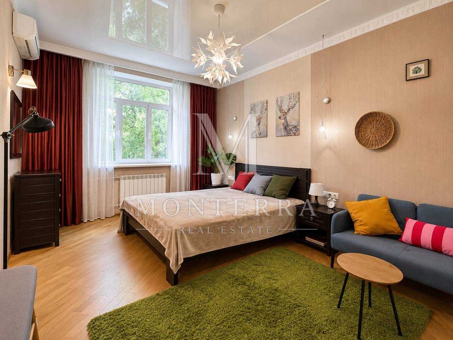 БЕЗ % Продаж 3 кім. квартири з ремонтом, Сталінка, поряд метро Печерська