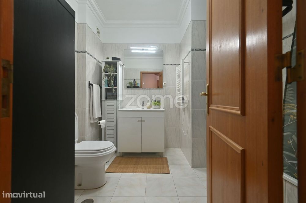 Apartamento T3 com parqueamento | Urbanização da Cavaleira, Algueir...