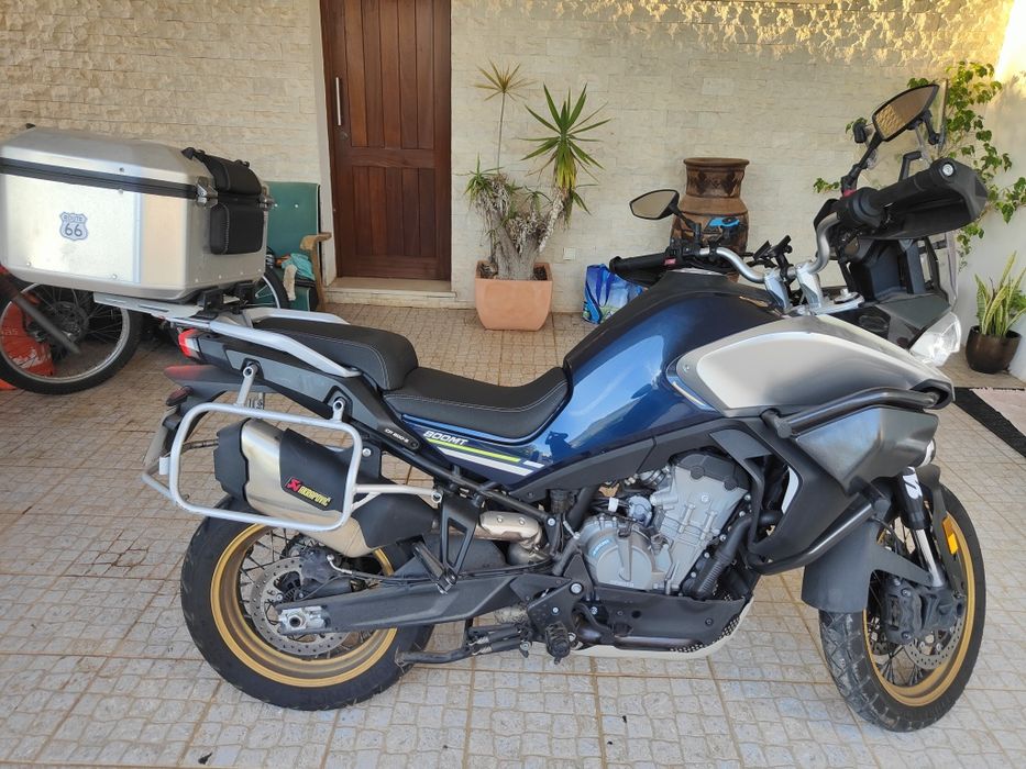 CFMoto 800mt Touring + Mala Shad Tr48