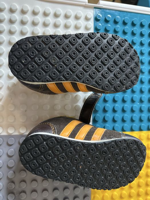 Дитячі кросівки adidas 22 розмір