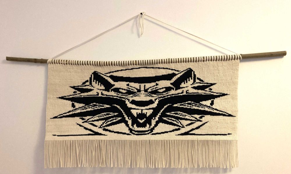 Unikatowa makrama Wiedźmin - Wilk - rękodzieło