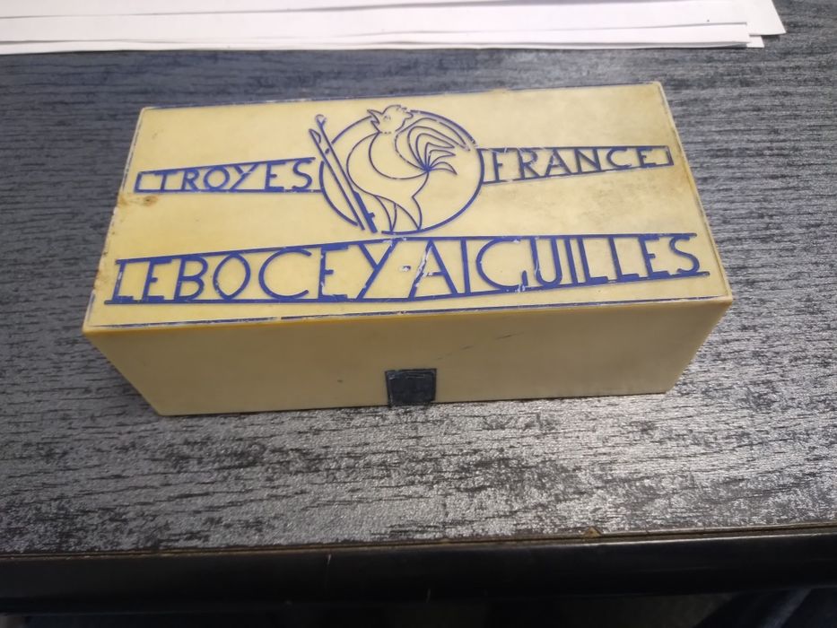 Antyczny przybornik, niezbędnik krawcowej szwaczki Vintage Prl