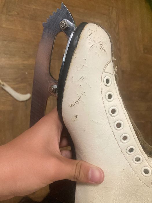 Коньки до фигурного катания