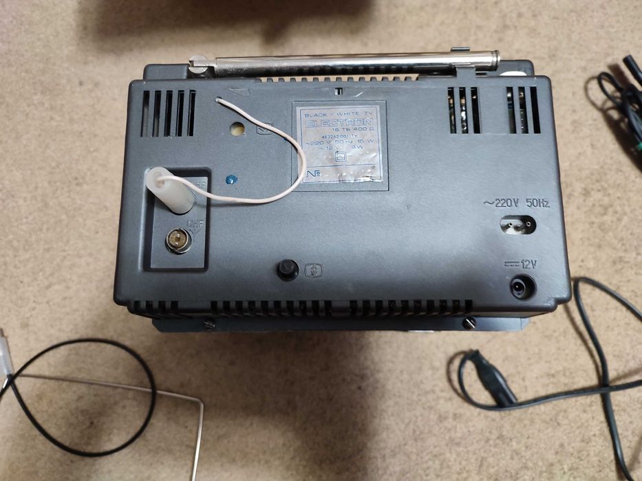 Телевизор - радио портативный Електрон 16ТБ-400Д  состояние нового.