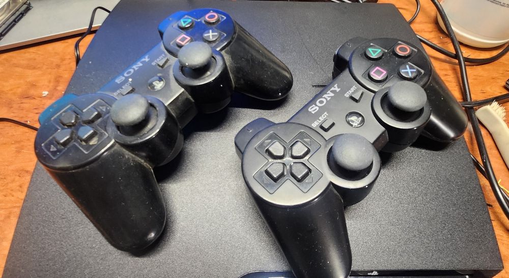 4Sony PlayStation 3 Slim 250GB | FABRYCZNE PLOMBY | PS Move Starter Pack | 2 Pady | Gry | GTA V