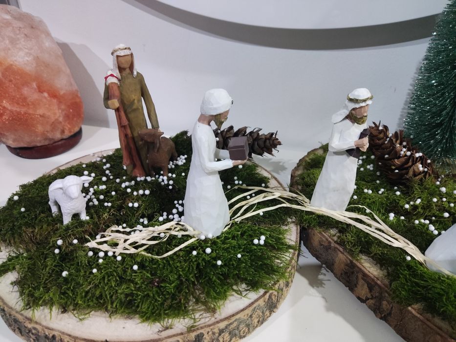 Presépio moderno em tons branco