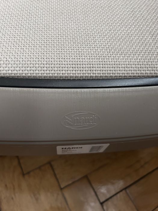 Leżak Nardi Alfa Tortora, łozko basenowe