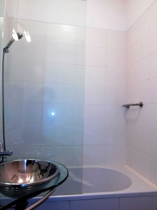 Quarto em apartamento mobilado/equipado-jovens trabalhadores - Benfica