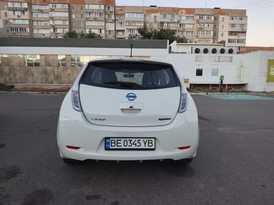 Nissan leaf в хорошем состоянии