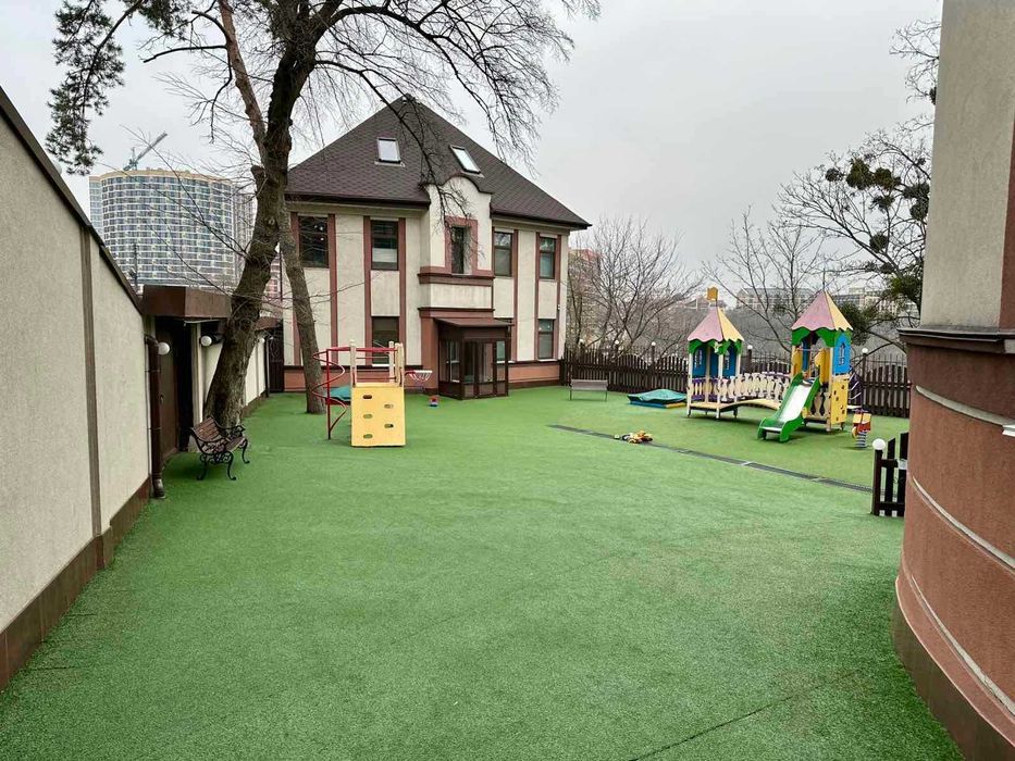 Сдам окрему будівлю з закриою теріторією. Шевченківський р-н