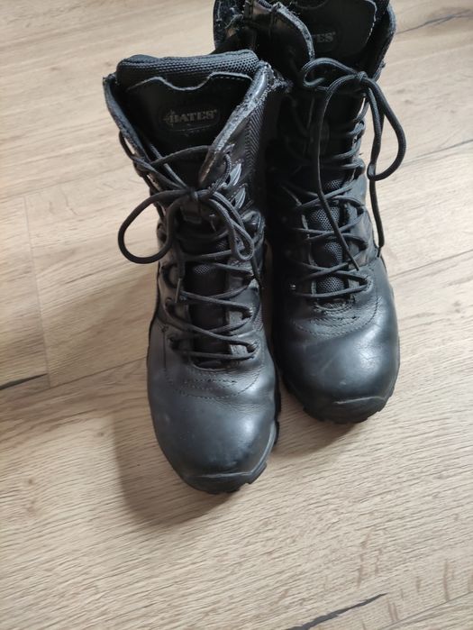 Buty Bates w idealnym stanie