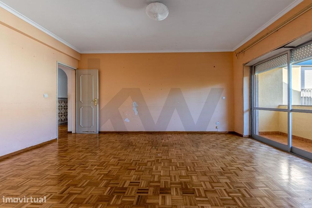T3 no Bairro da Terplana: 107 m2 com varanda, Arrecadação,para Remodel