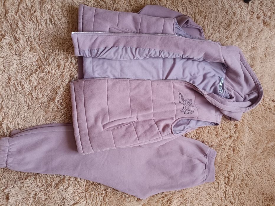 Продам тёплый женский костюм на флисе с жилеткой, размер. S.