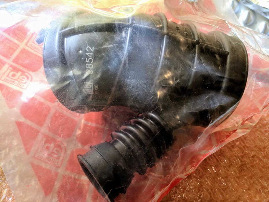 Патрубок повітряного фільтра FEBI BILSTEIN 38542 BMW E38, E39, E46