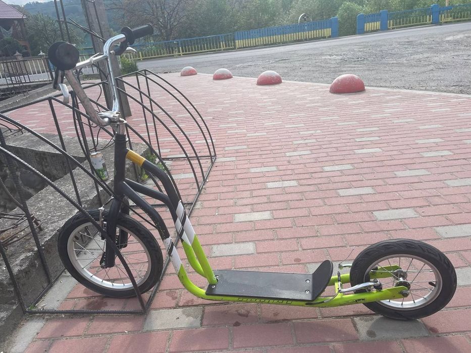 Продам дитячий самокат