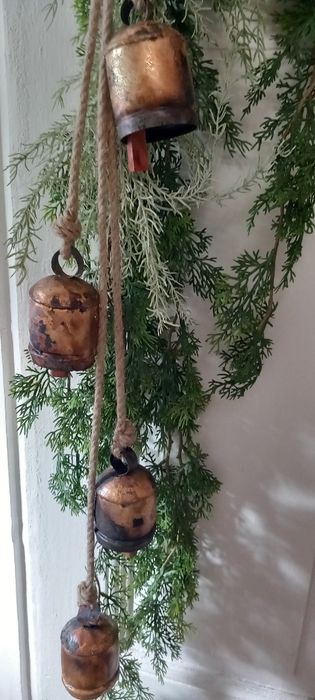 Dzwonki 4 szt metalowe