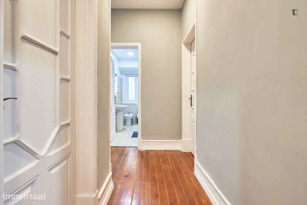 Quarto - localizado em Entrecampos Lisbon