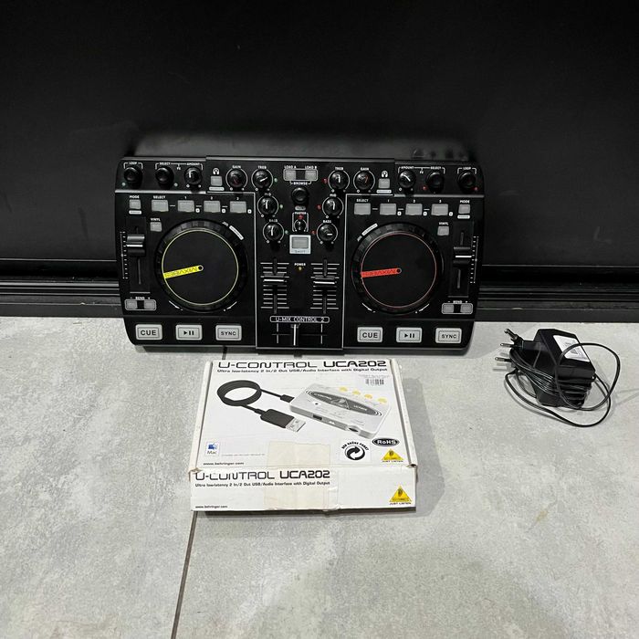 MixVibes U-MIX CONTROL 2 + Karta Dźwiękowa U-Control UCA202 | Sprawne