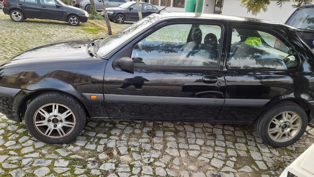Carro  Ford fiesta ano  2000