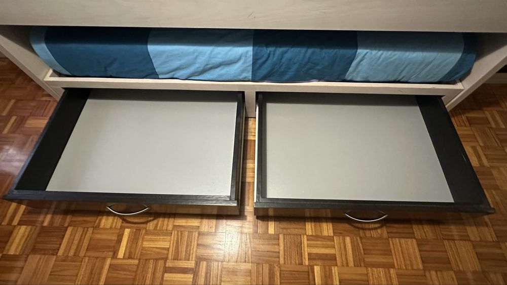 Módulo com duas camas de solteiro