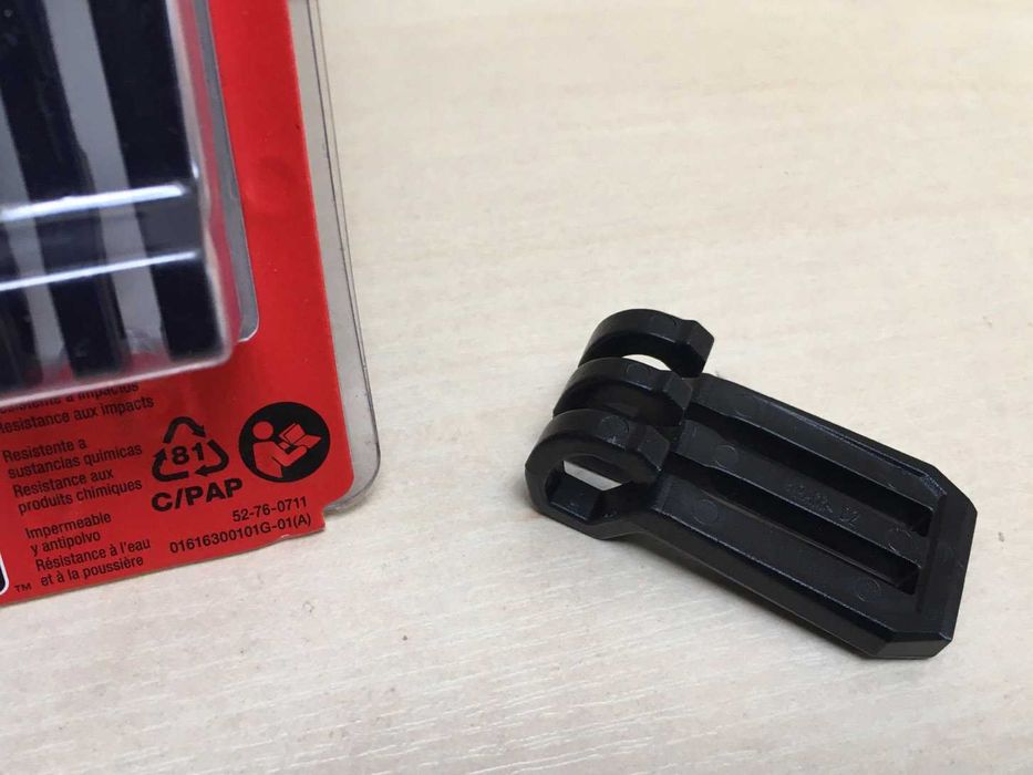 Оригинал Milwaukee Клипса 4шт для крепления налобного фонаря на каску