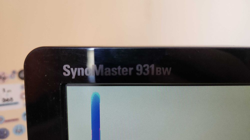 Монiтор syncmaster 223bw з діфектом