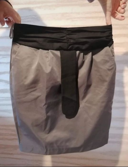 Szaro-czarna spódniczka Pretty Girl rozmiar 40