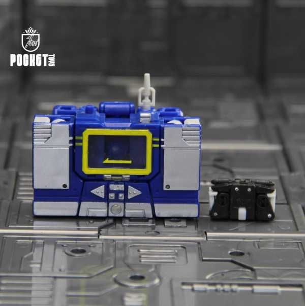 Трансформер Саундвейв Soundwave PocketToys PT-04 з касетами G1 10см
