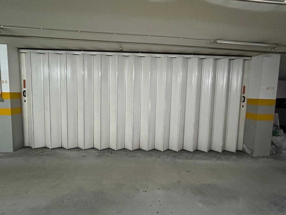 Garagem Fechada 37 m² – 2 Carros com Saída Independente – Vermoim Maia