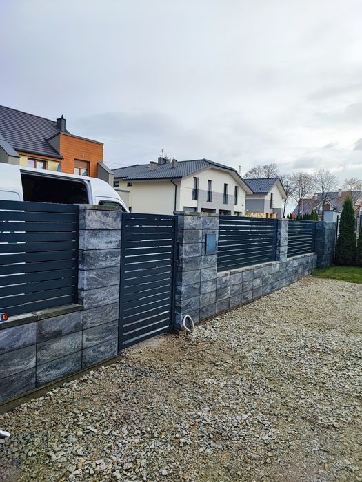 Montaż ogrodzeń palisadowych i panelowych
