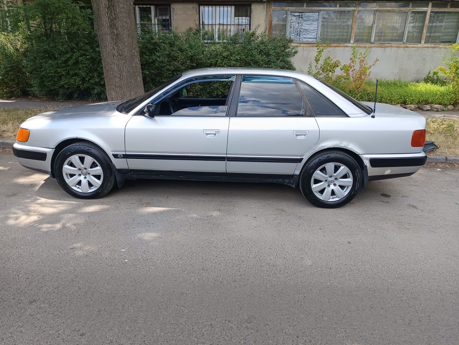 Продам Ауди 100 с4