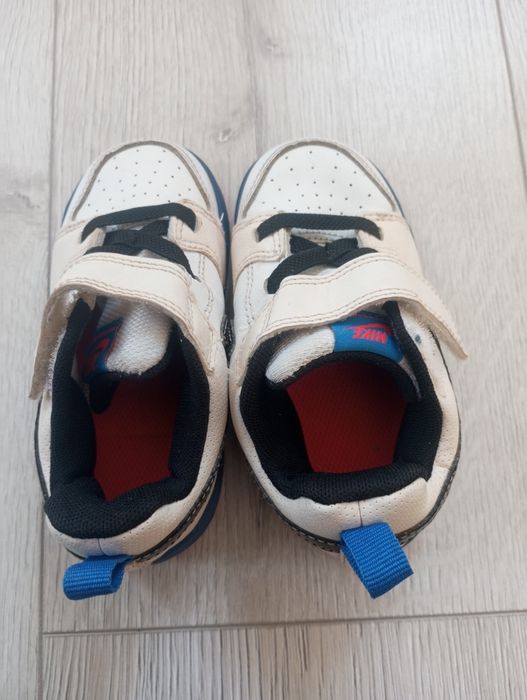 Дитячі кросівки фірми nike