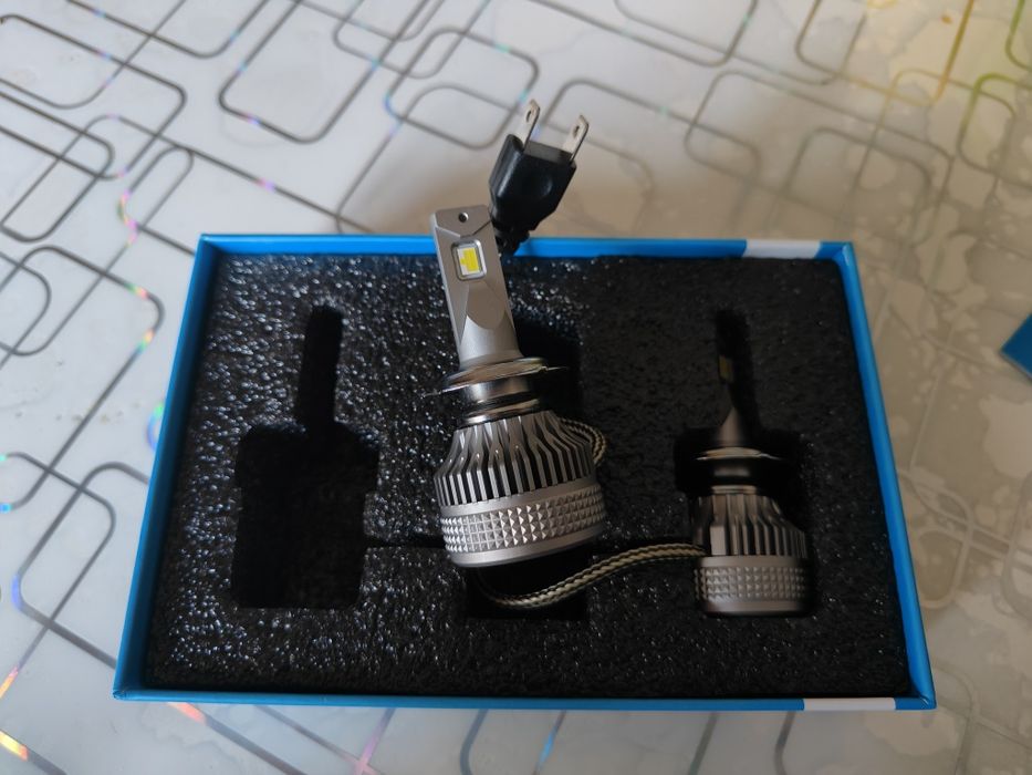 Автомобільні лампи ціна за дві шт