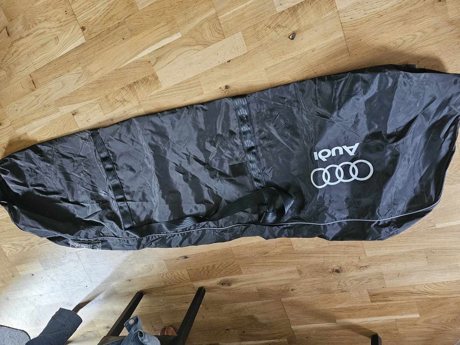Pokrowiec na narty od AUDI