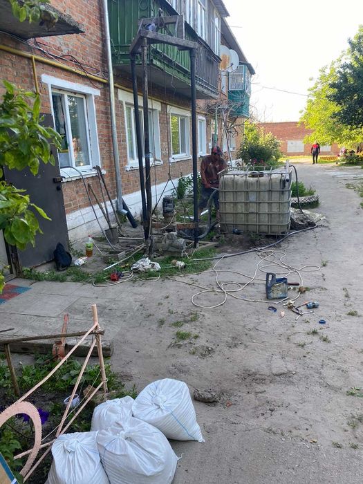 Буріння свердловин під ключ. Пошук води та облаштування скважини.