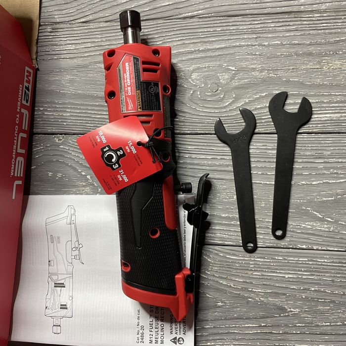 Акумуляторна пряма гліфмашина Milwaukee M12 Fuel 2486-20