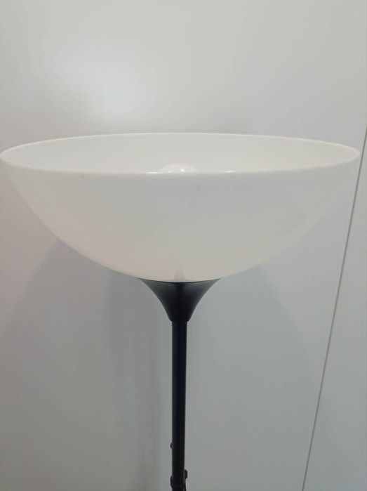 Candeeiro de pé IKEA NOT floor lamp (design simples e moderno)