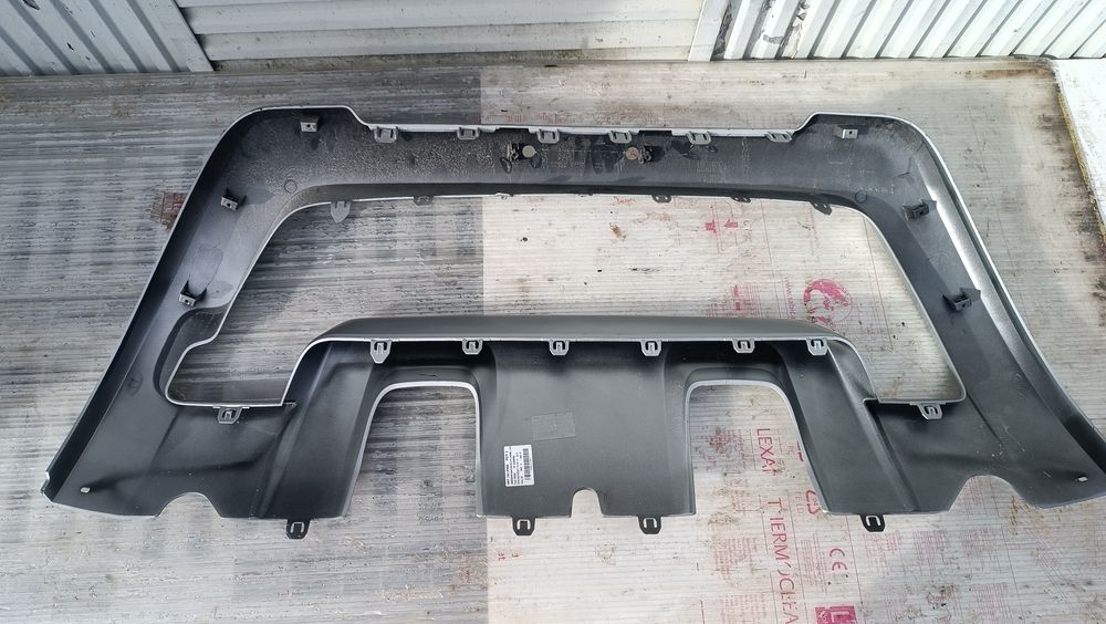 Vendo moldura do parachoque de Dacia Duster ano 2016