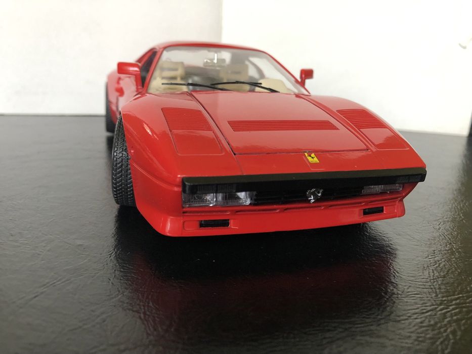 Model samochodu FERRARI GTO w skali 1/18
